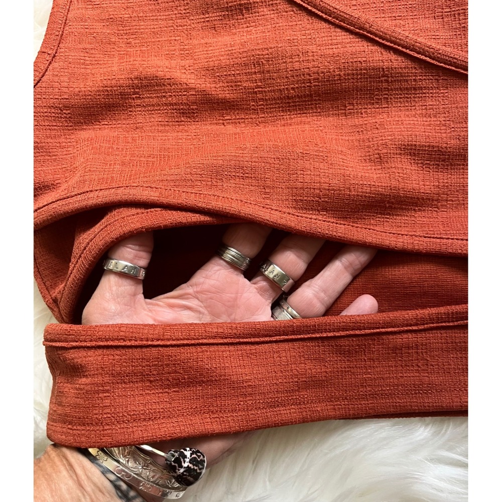 Roxy Ribbed Tank Crop in Rust - Picture 5 of 6